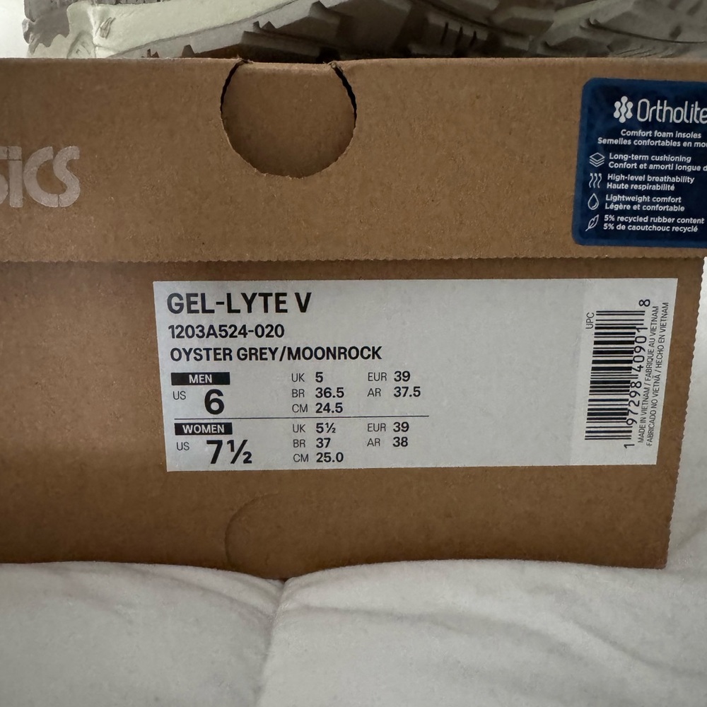 NIB Asics Light Gray Athletic Shoes - Picture 4 of 4